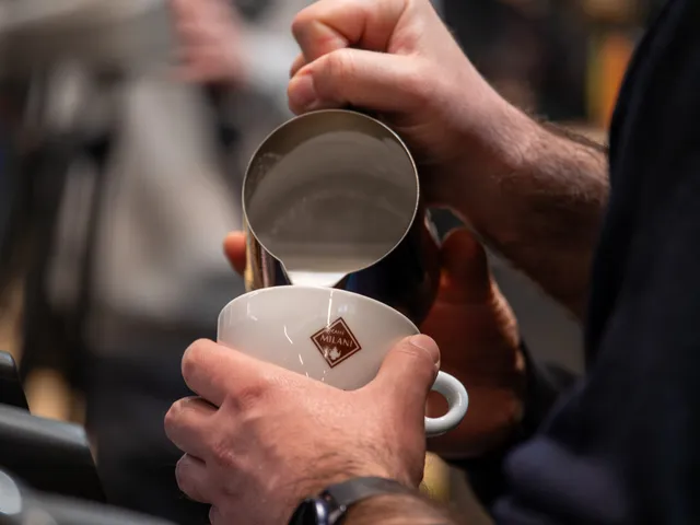 caff-milani-corso-latte-art-primo-livello-professionale image 1